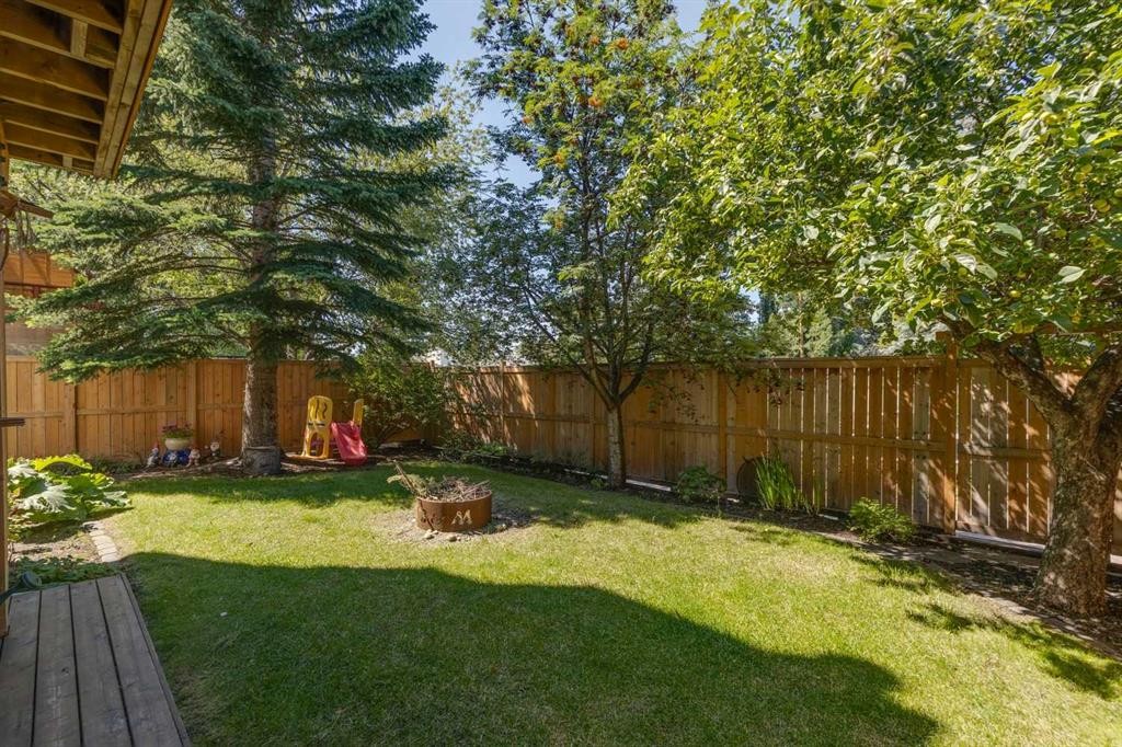 136 Scenic Acres Drive Nw, Calgary, AB - Outdoor With Backyard