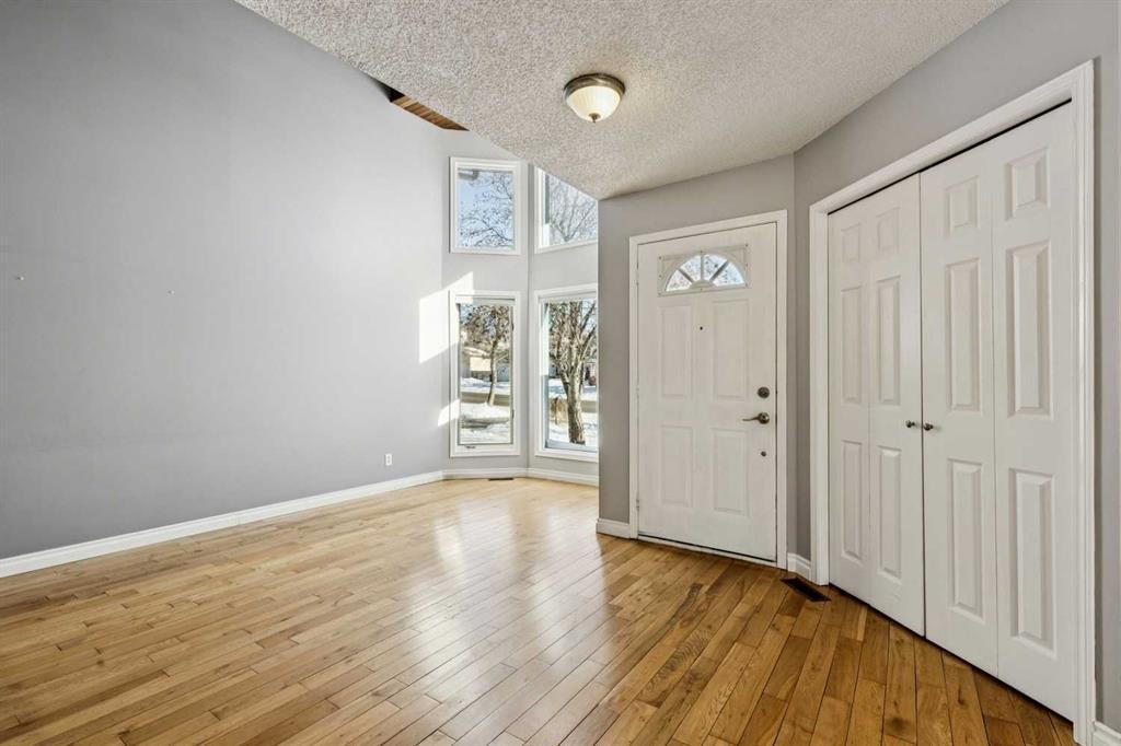 136 Scenic Acres Drive Nw, Calgary, AB - Indoor Photo Showing Other Room