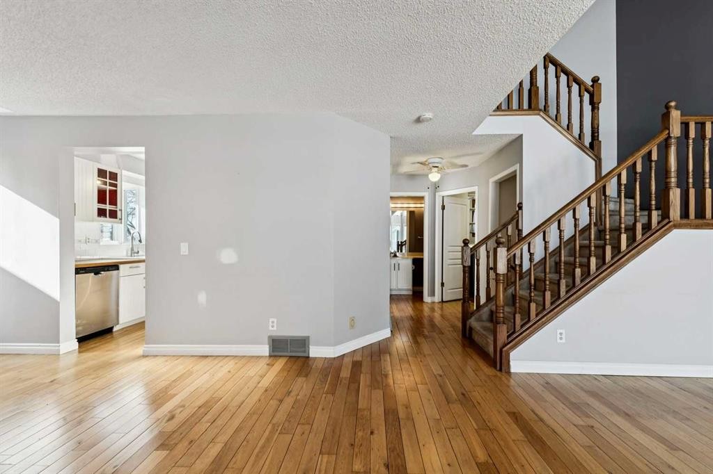 136 Scenic Acres Drive Nw, Calgary, AB - Indoor Photo Showing Other Room