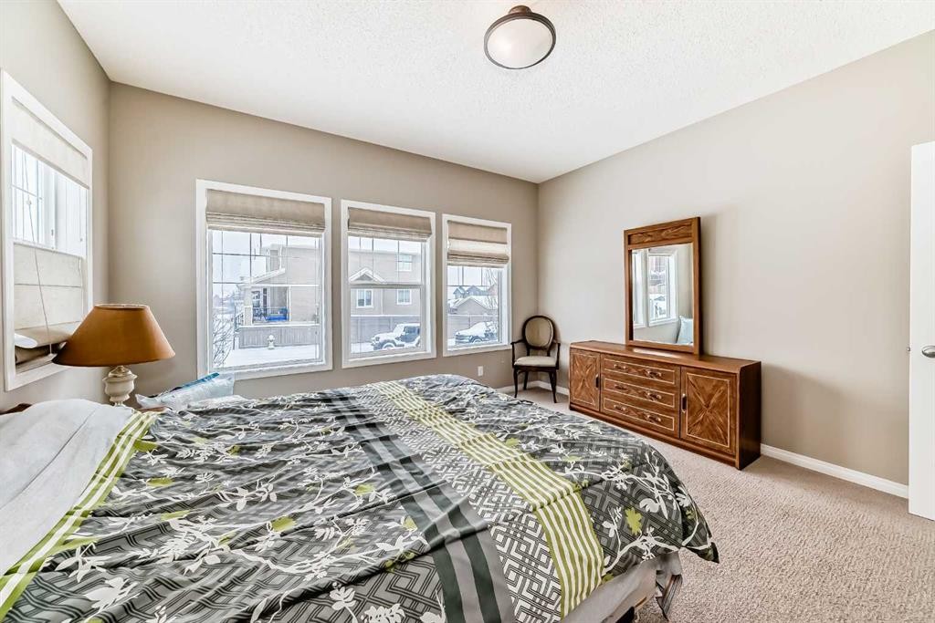 266 Fireside Place, Cochrane, AB - Indoor Photo Showing Bedroom