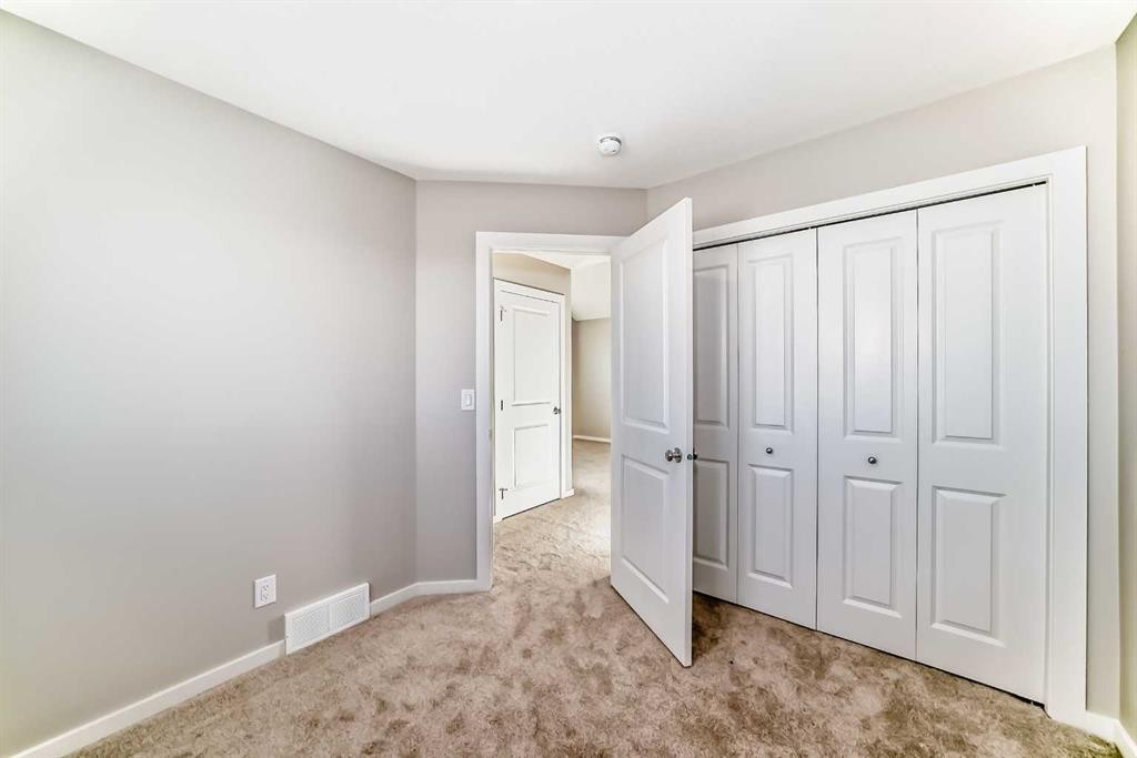 162 Lanark Gate Se, Airdrie, AB - Indoor Photo Showing Other Room