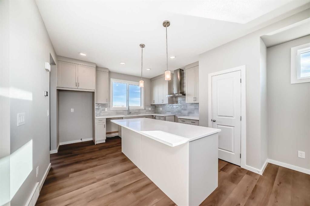 162 Lanark Gate Se, Airdrie, AB - Indoor Photo Showing Kitchen