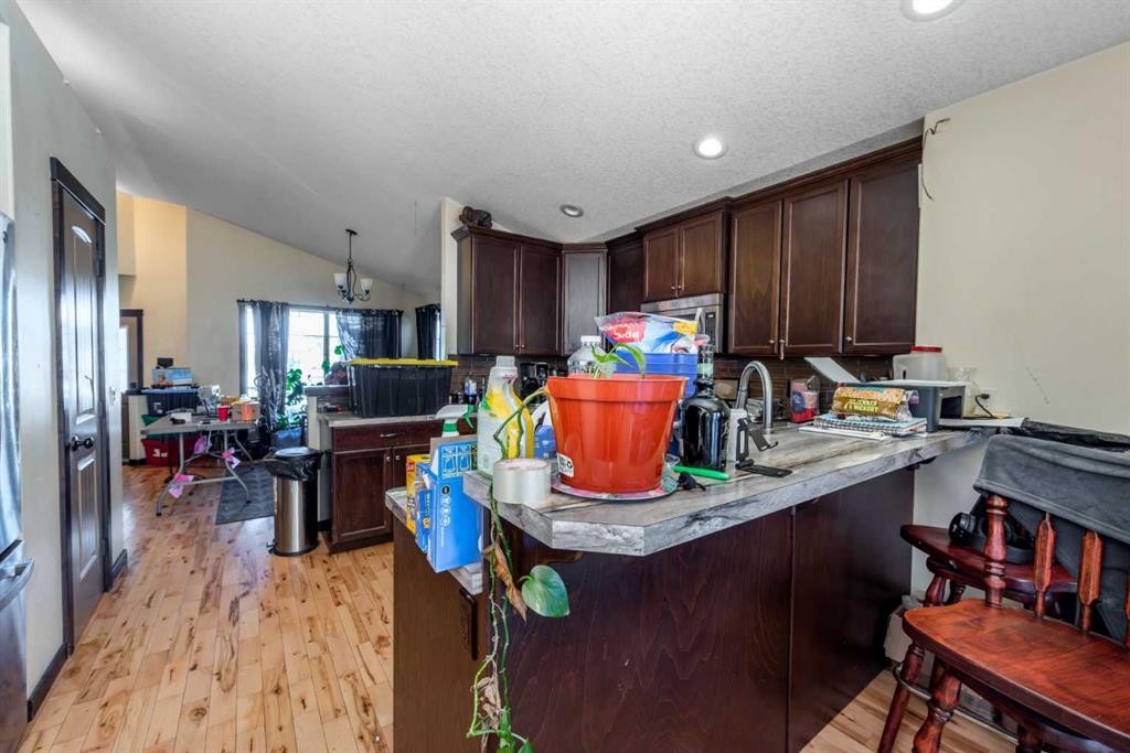 100 Willow Ridge Link, Diamond Valley, AB - Indoor