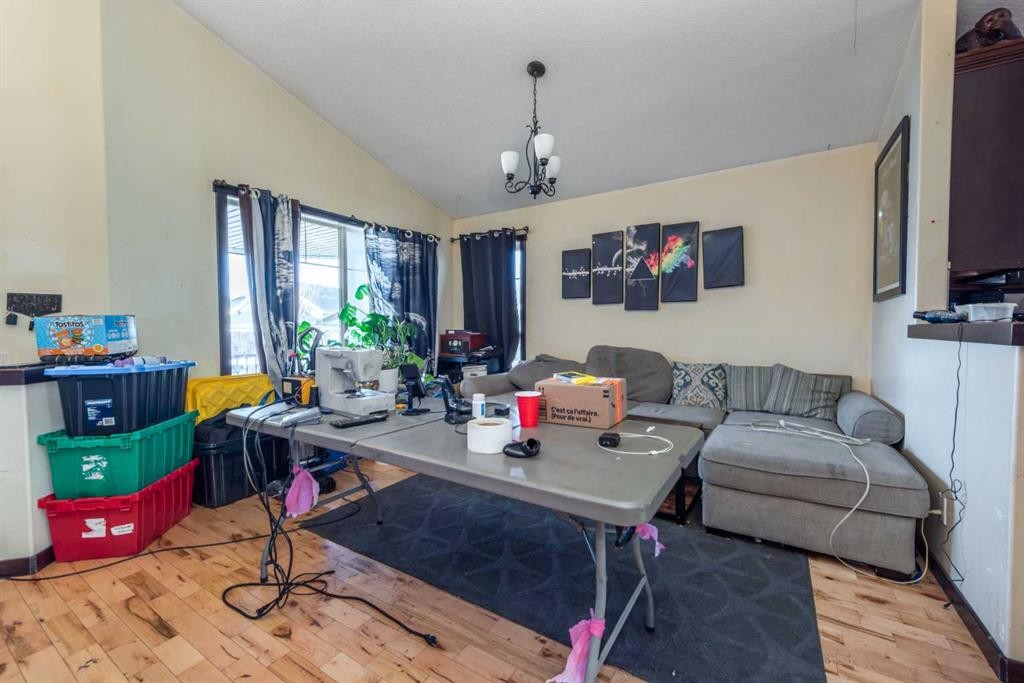 100 Willow Ridge Link, Diamond Valley, AB - Indoor