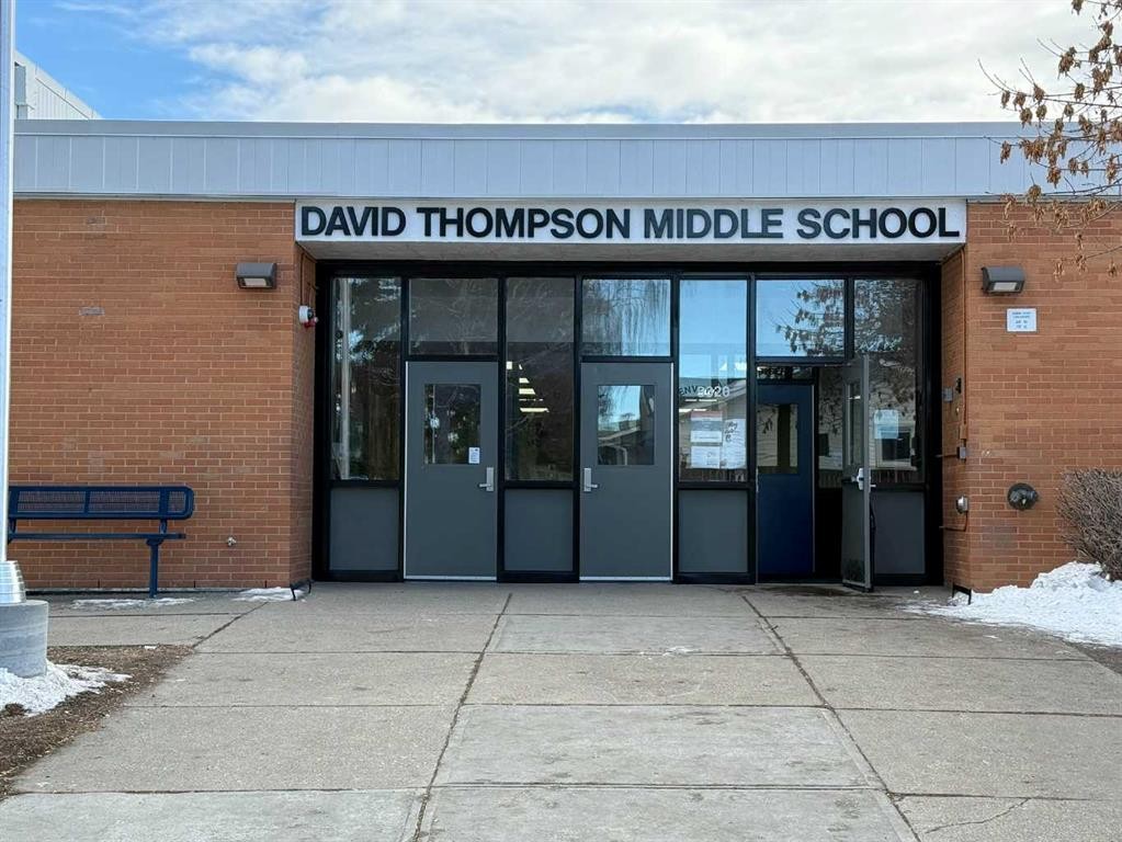 37 Arbour Crescent Se, Calgary, AB - Outdoor