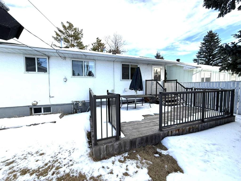 37 Arbour Crescent Se, Calgary, AB - Outdoor With Deck Patio Veranda With Exterior