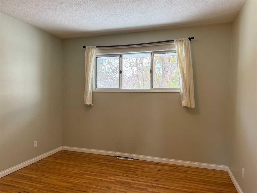 37 Arbour Crescent Se, Calgary, AB - Indoor Photo Showing Other Room