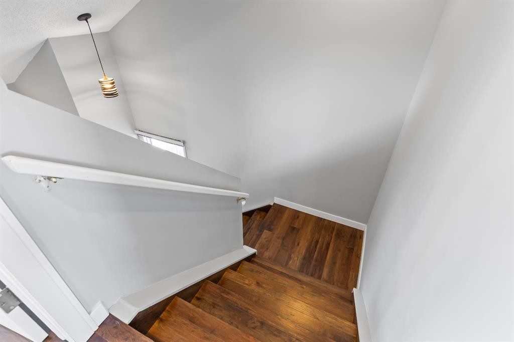 392 Templeside Circle Ne, Calgary, AB - Indoor Photo Showing Other Room