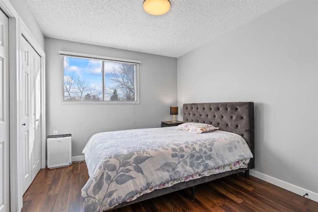 392 Templeside Circle Ne, Calgary, AB - Indoor Photo Showing Bedroom