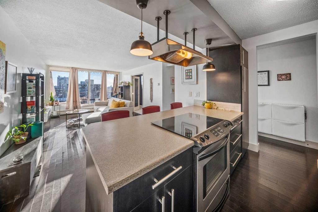 504-505 19 Avenue Sw, Calgary, AB - Indoor