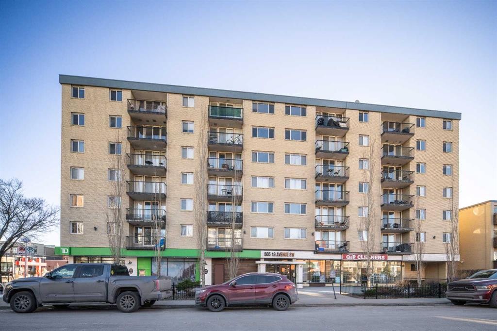 504-505 19 Avenue Sw, Calgary, AB - Outdoor With Balcony With Facade