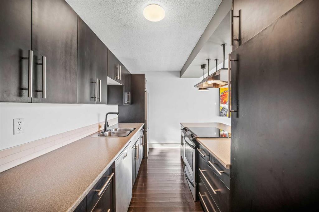 504-505 19 Avenue Sw, Calgary, AB - Indoor Photo Showing Kitchen With Double Sink