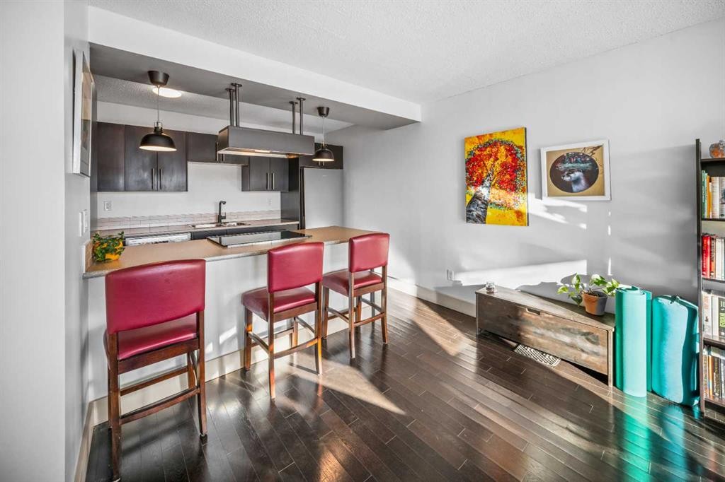 504-505 19 Avenue Sw, Calgary, AB - Indoor Photo Showing Kitchen