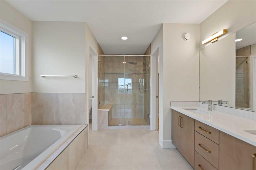 185 South Shore View, Chestermere, AB - Indoor Photo Showing Bathroom