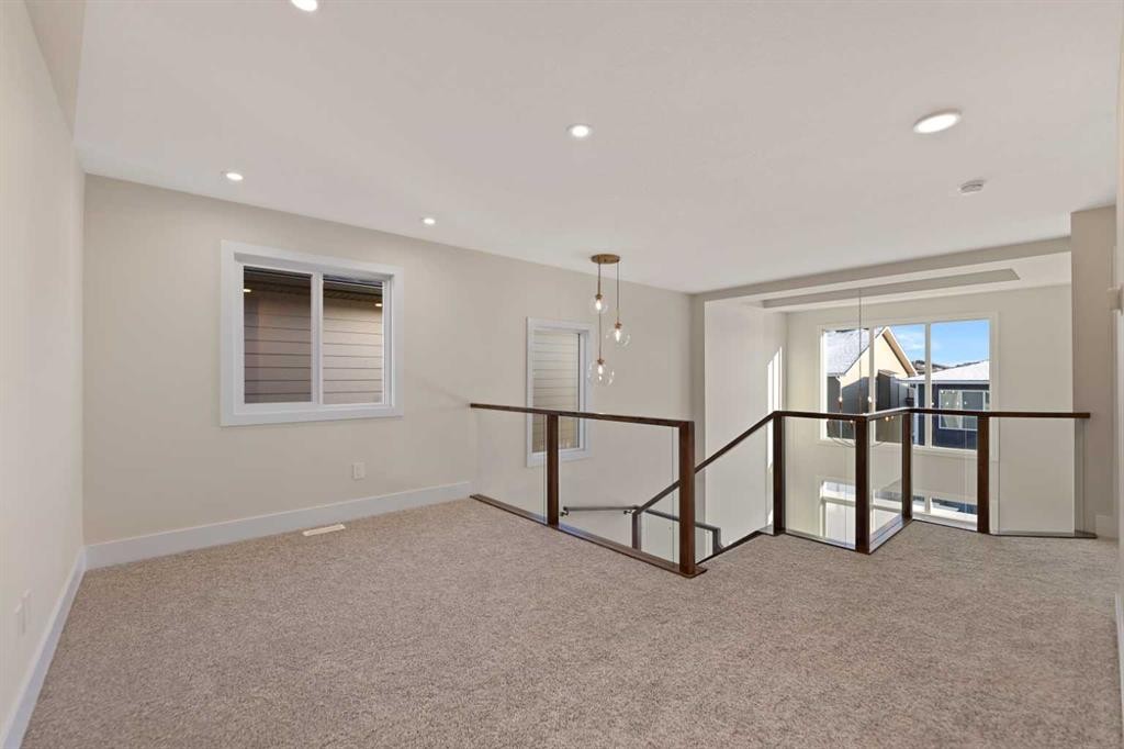 185 South Shore View, Chestermere, AB - Indoor Photo Showing Other Room