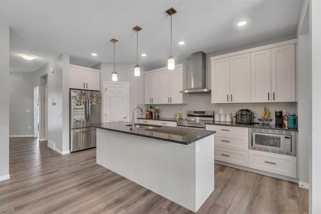 89 Homestead Crescent Ne, Calgary, AB - Indoor Photo Showing Kitchen With Upgraded Kitchen