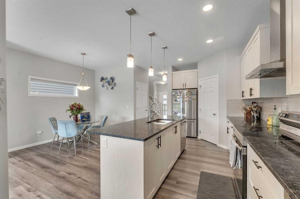 89 Homestead Crescent Ne, Calgary, AB - Indoor Photo Showing Kitchen With Double Sink With Upgraded Kitchen