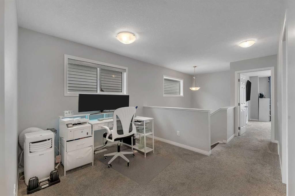 89 Homestead Crescent Ne, Calgary, AB - Indoor Photo Showing Other Room