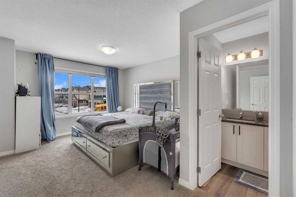 89 Homestead Crescent Ne, Calgary, AB - Indoor Photo Showing Bedroom