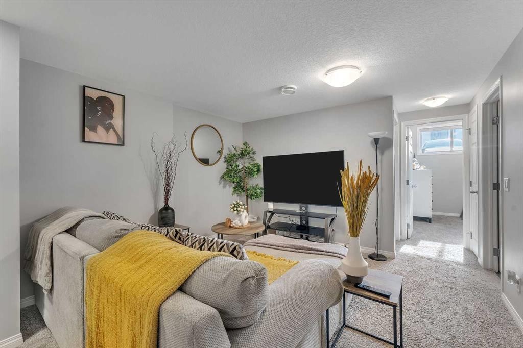 89 Homestead Crescent Ne, Calgary, AB - Indoor