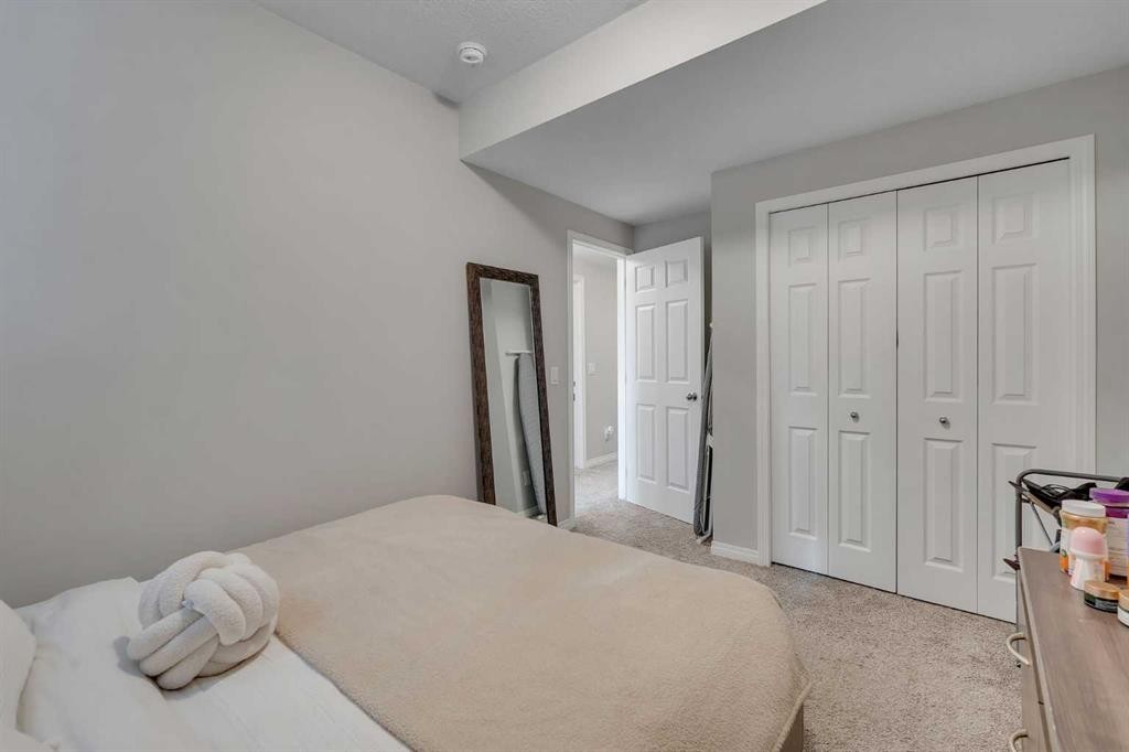 89 Homestead Crescent Ne, Calgary, AB - Indoor Photo Showing Bedroom