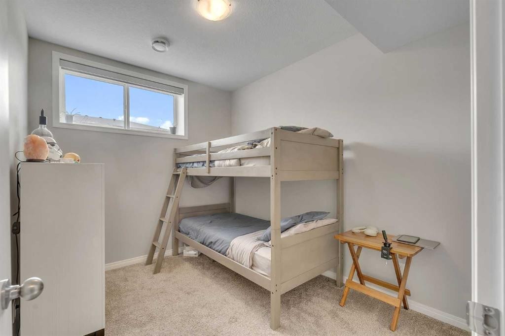 89 Homestead Crescent Ne, Calgary, AB - Indoor Photo Showing Bedroom