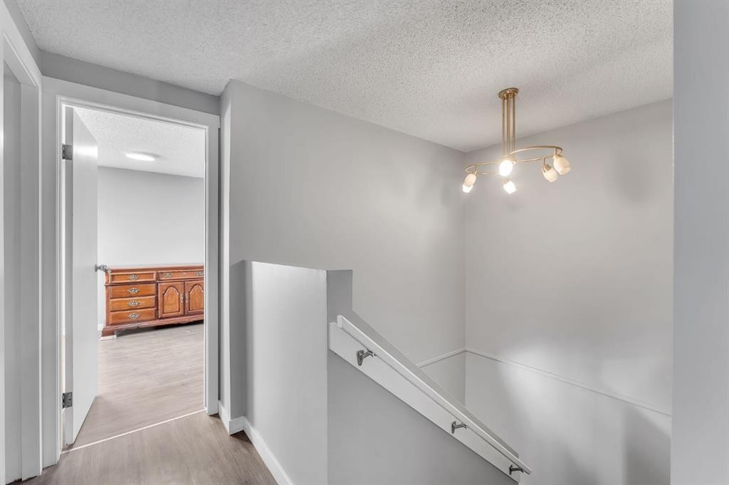 36 Falton Court Ne, Calgary, AB - Indoor