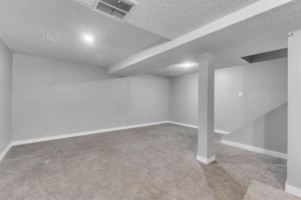 36 Falton Court Ne, Calgary, AB - Indoor