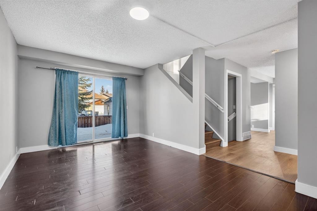 36 Falton Court Ne, Calgary, AB - Indoor