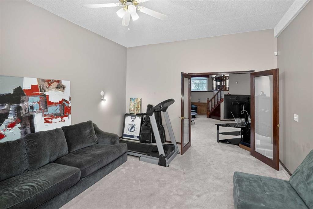 150 Somerset Close Sw, Calgary, AB - Indoor