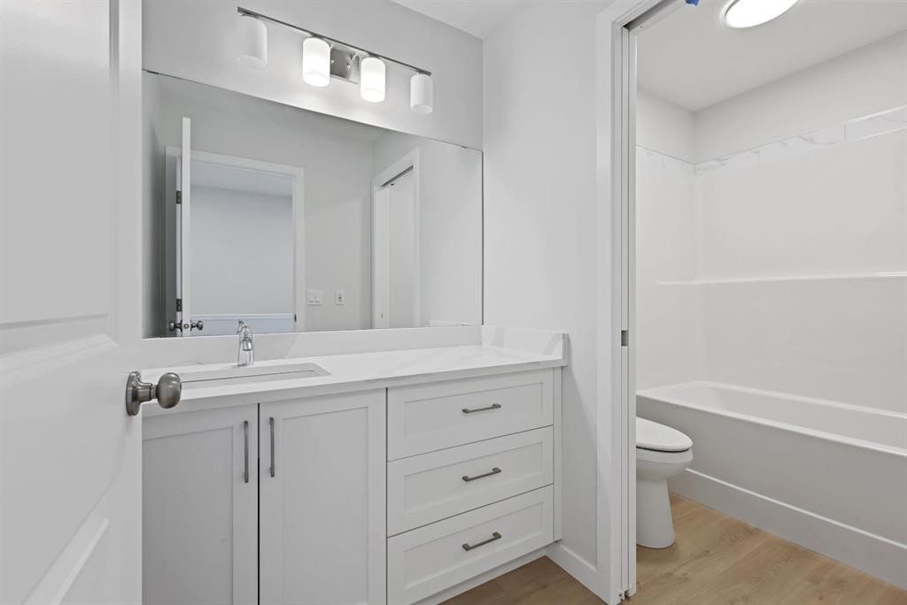 5 Valarosa Park, Didsbury, AB - Indoor Photo Showing Bathroom