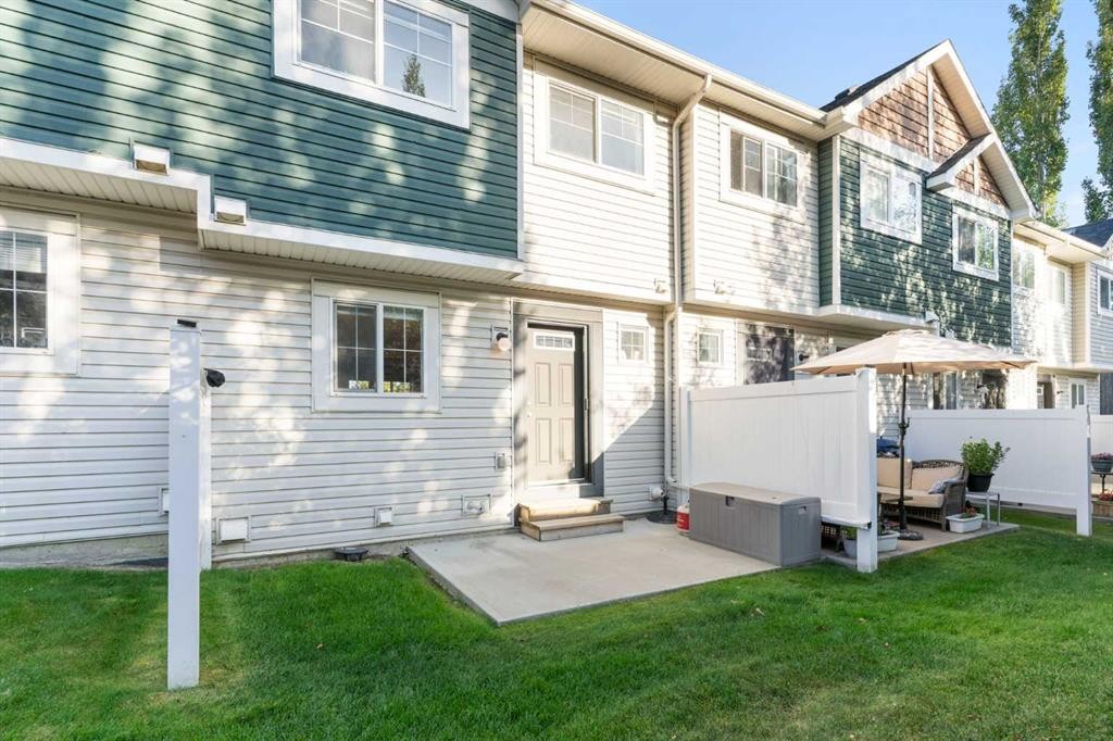 90 Pantego Lane Nw, Calgary, AB - Outdoor