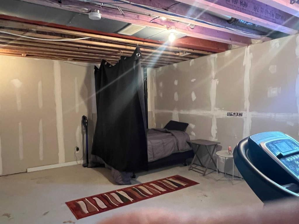 93 Copperstone Common Se, Calgary, AB - Indoor Photo Showing Basement