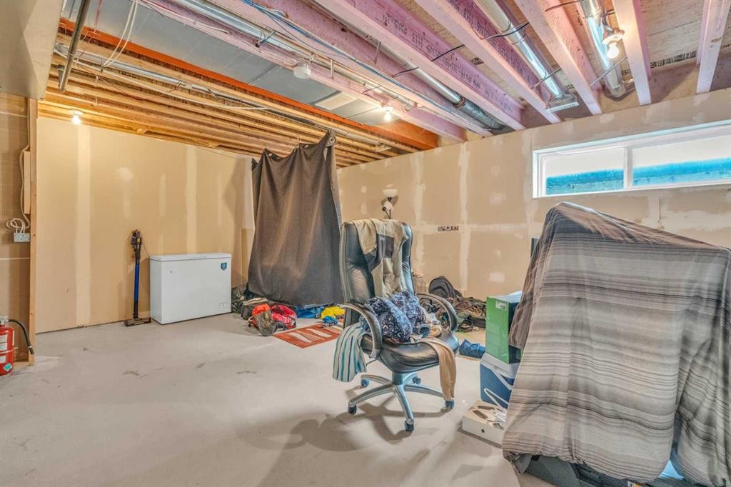 93 Copperstone Common Se, Calgary, AB - Indoor Photo Showing Basement