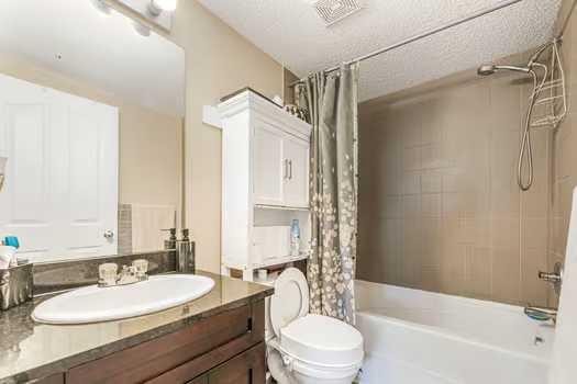 215-355 Taralake Way Ne, Calgary, AB - Indoor Photo Showing Bathroom
