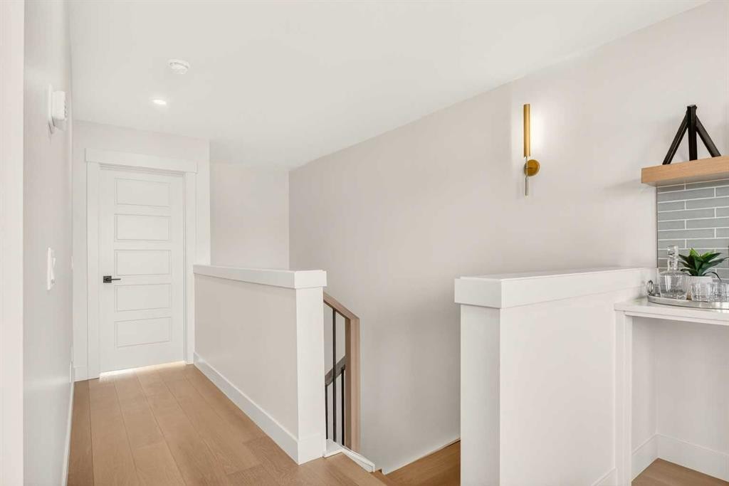 2535 2 Avenue Nw, Calgary, AB - Indoor Photo Showing Other Room