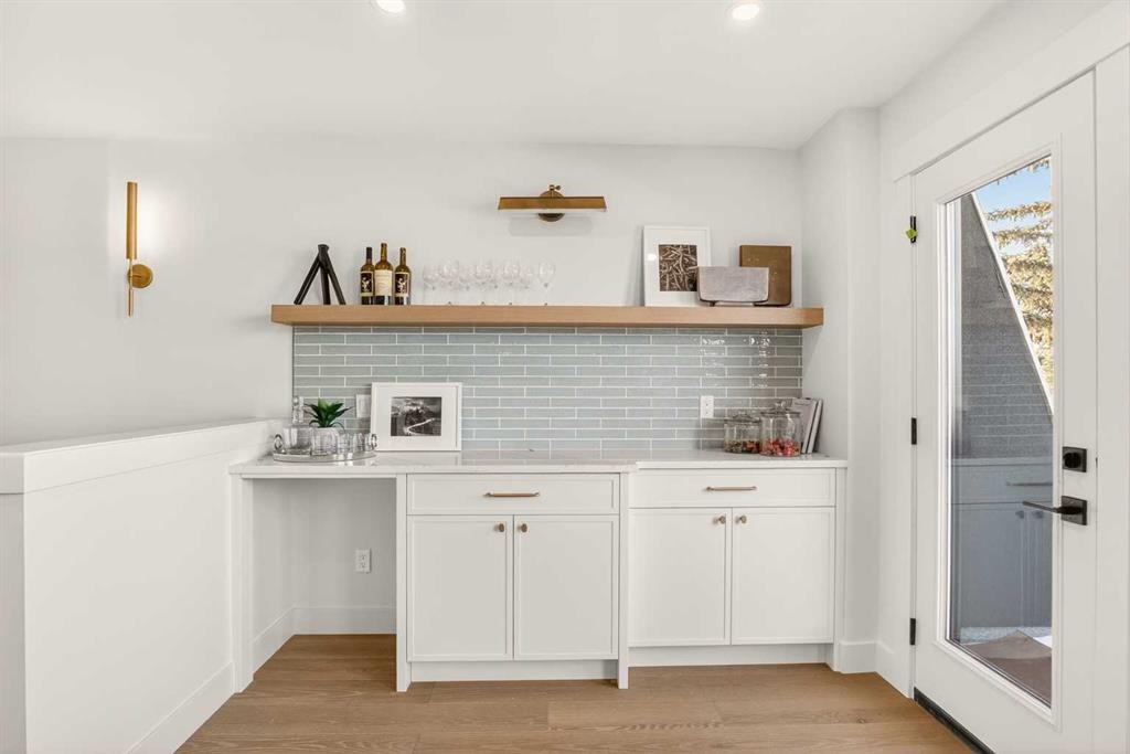 2535 2 Avenue Nw, Calgary, AB - Indoor Photo Showing Other Room