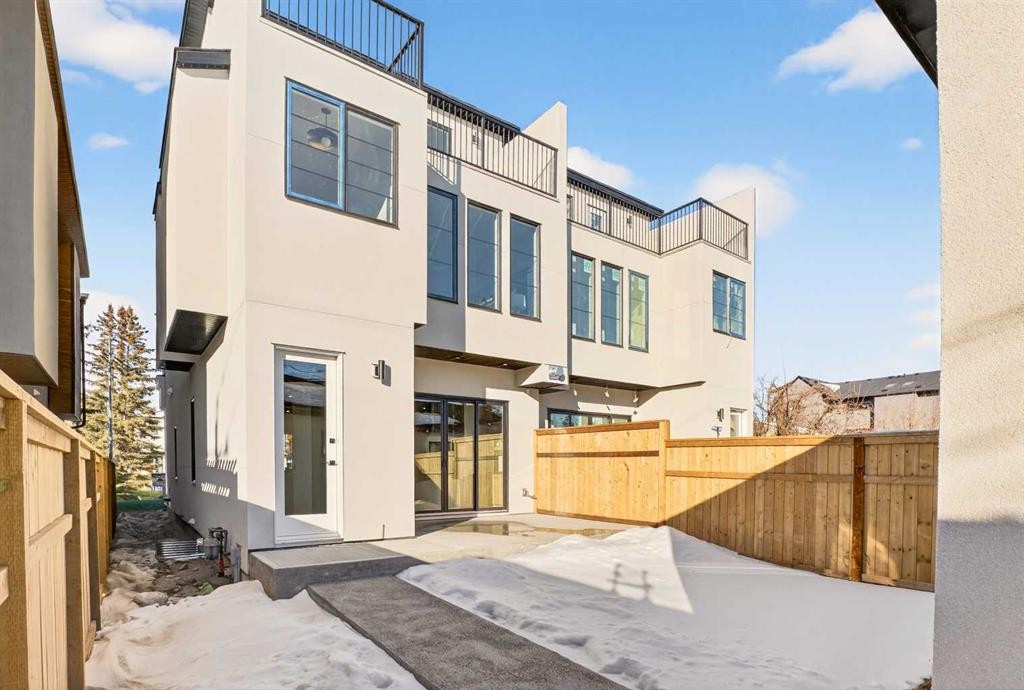 2535 2 Avenue Nw, Calgary, AB - Outdoor