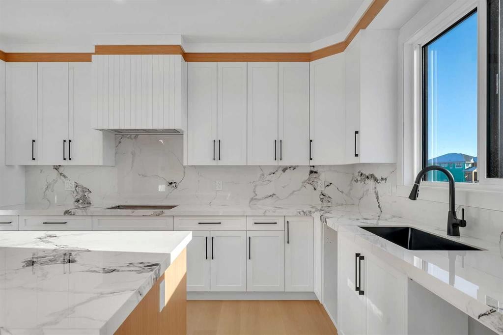 268 South Shore View, Chestermere, AB - Indoor Photo Showing Kitchen With Upgraded Kitchen