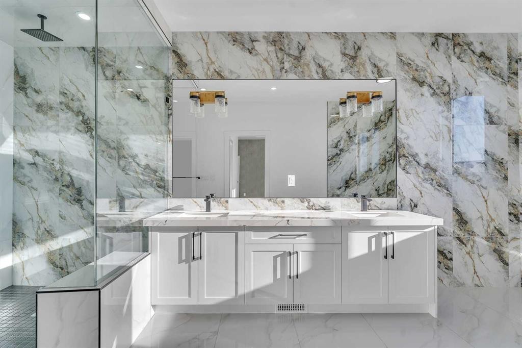 268 South Shore View, Chestermere, AB - Indoor Photo Showing Bathroom