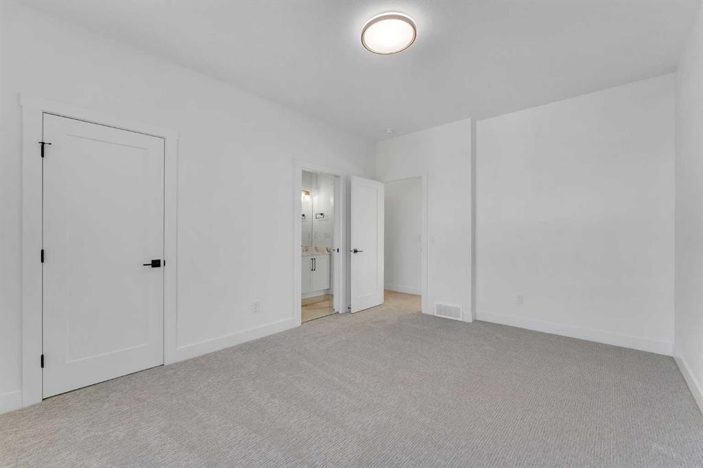 268 South Shore View, Chestermere, AB - Indoor Photo Showing Other Room