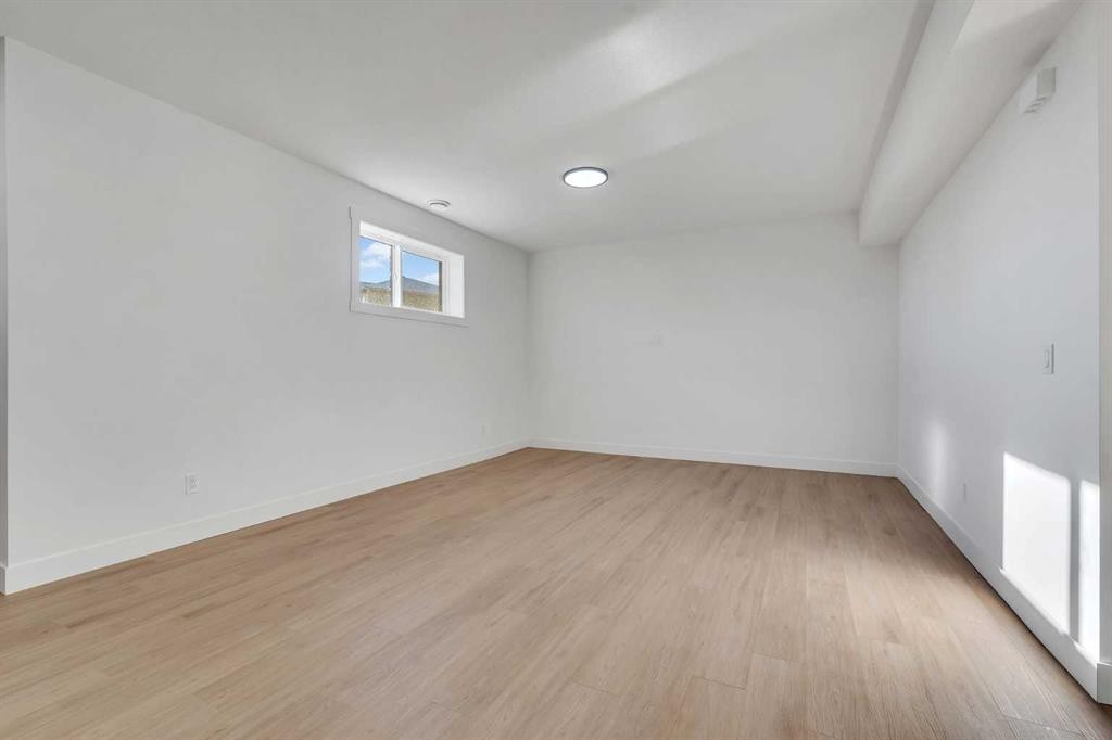 268 South Shore View, Chestermere, AB - Indoor Photo Showing Other Room