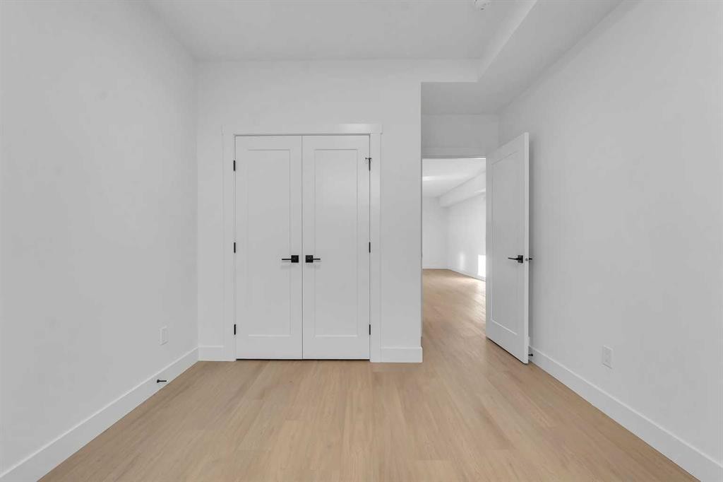 268 South Shore View, Chestermere, AB - Indoor Photo Showing Other Room