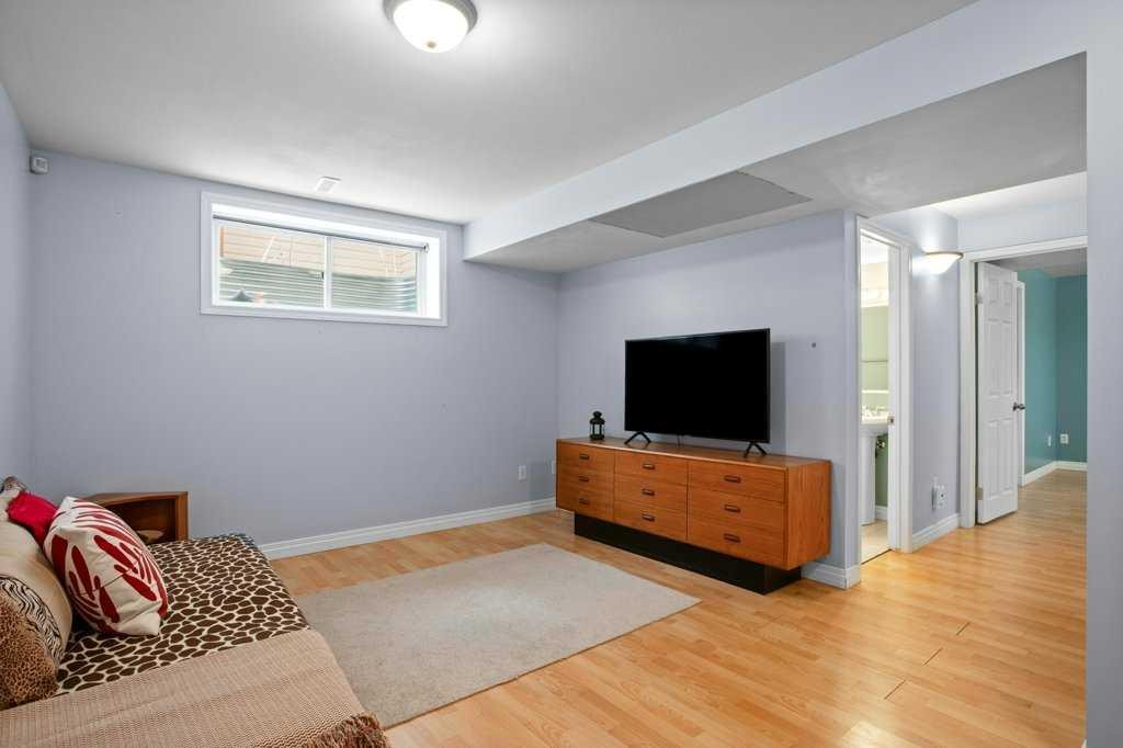 163 Eversyde Circle Sw, Calgary, AB - Indoor