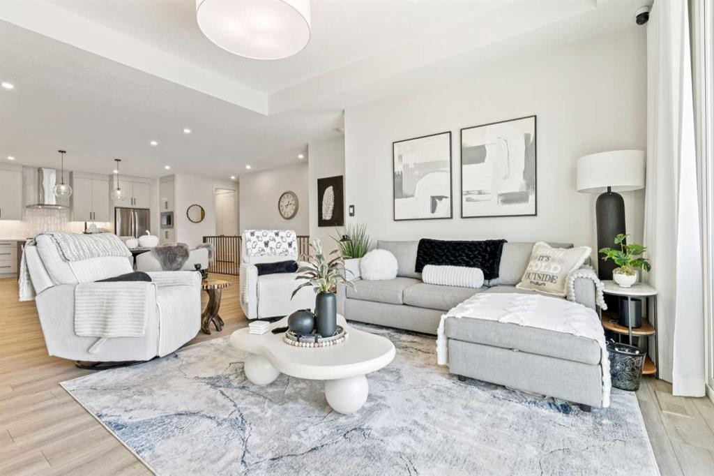 155 Sage Meadows View Nw, Calgary, AB - Indoor Photo Showing Living Room