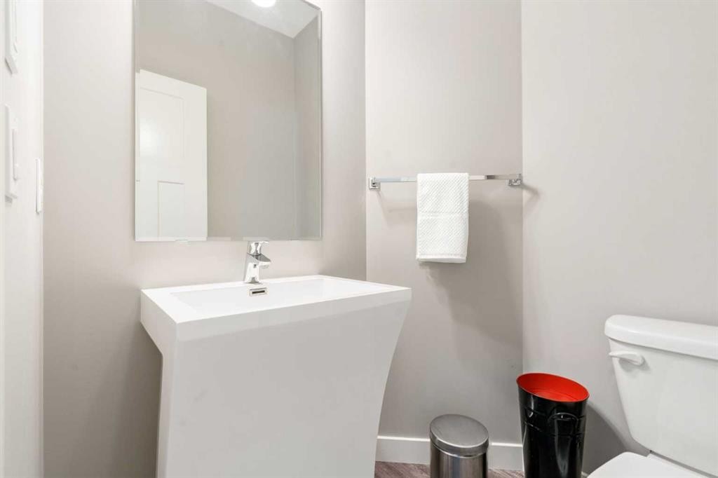 645 Evanston Manor Nw, Calgary, AB - Indoor Photo Showing Bathroom