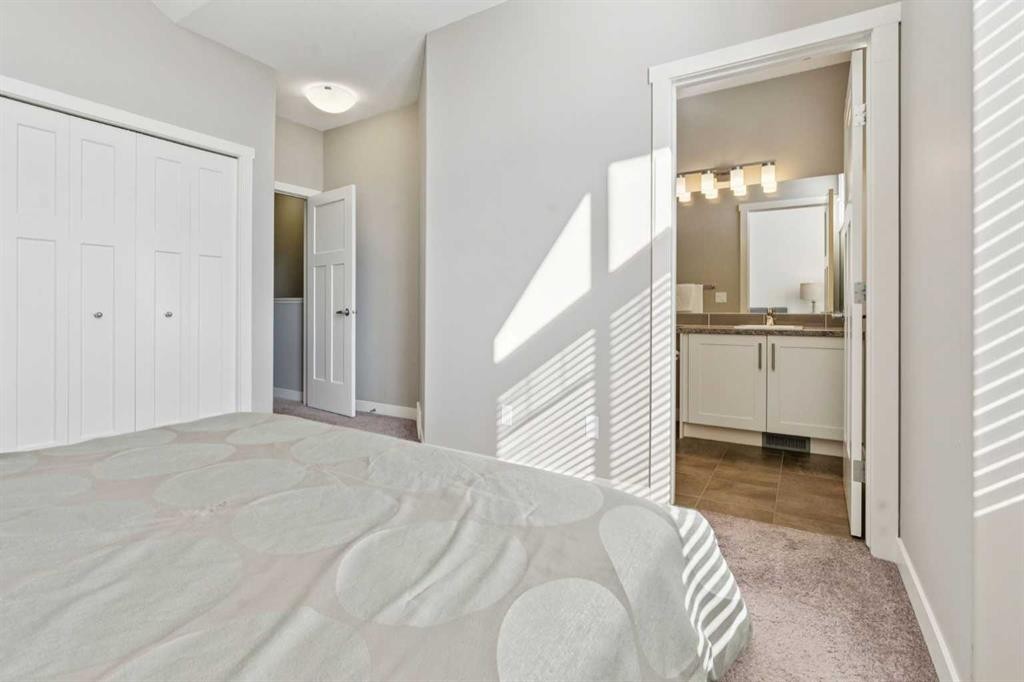 645 Evanston Manor Nw, Calgary, AB - Indoor Photo Showing Bedroom