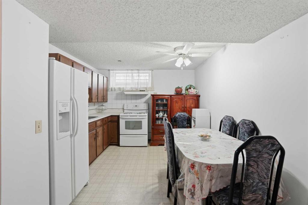 5224 5 Avenue Se, Calgary, AB - Indoor