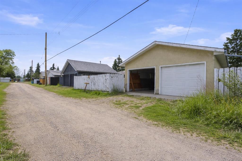 5224 5 Avenue Se, Calgary, AB - Outdoor