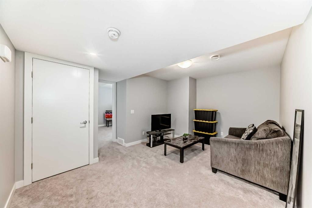 111 Redstone Crescent Ne, Calgary, AB - Indoor